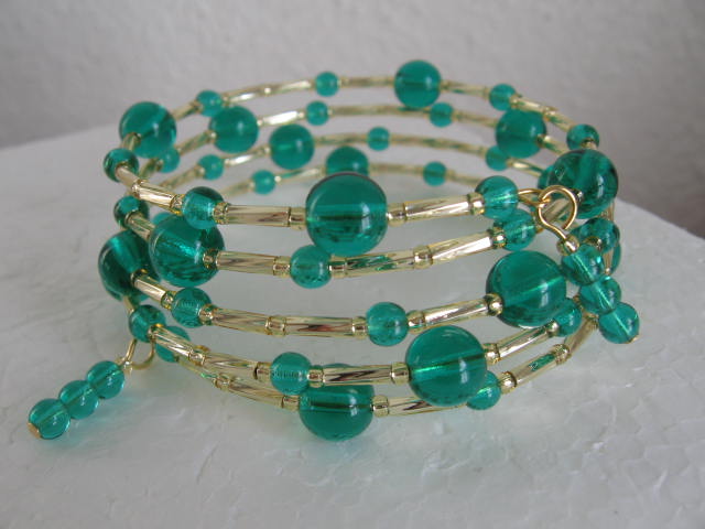 Memory Wire Bracelet - Emerald Green Ball