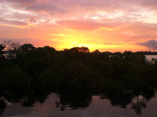 Por-do Sol no no Rio Negro (Amazonia)