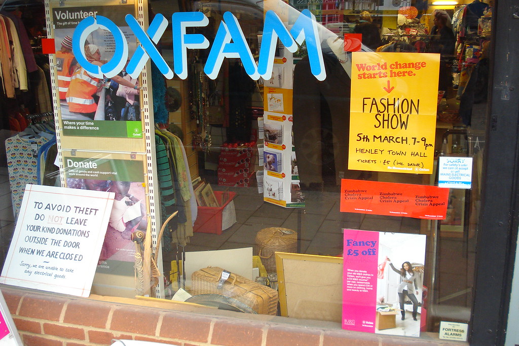 Old style Oxfam shop - Oxfam, Henley-on-Thames - allispossible.org.uk - Flickr