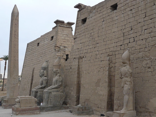 Egypte, Louxor: l'entrée du temple