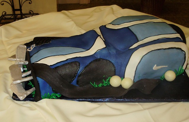 Golf bag grooms cake