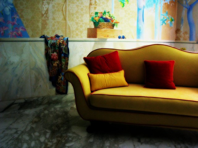 1yellowcouch
