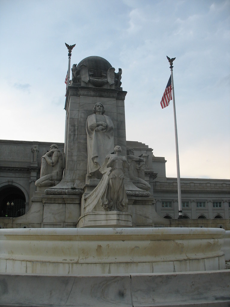 Columbus Circle & Union Station | en.wikipedia.org/wiki/Colu… | Flickr