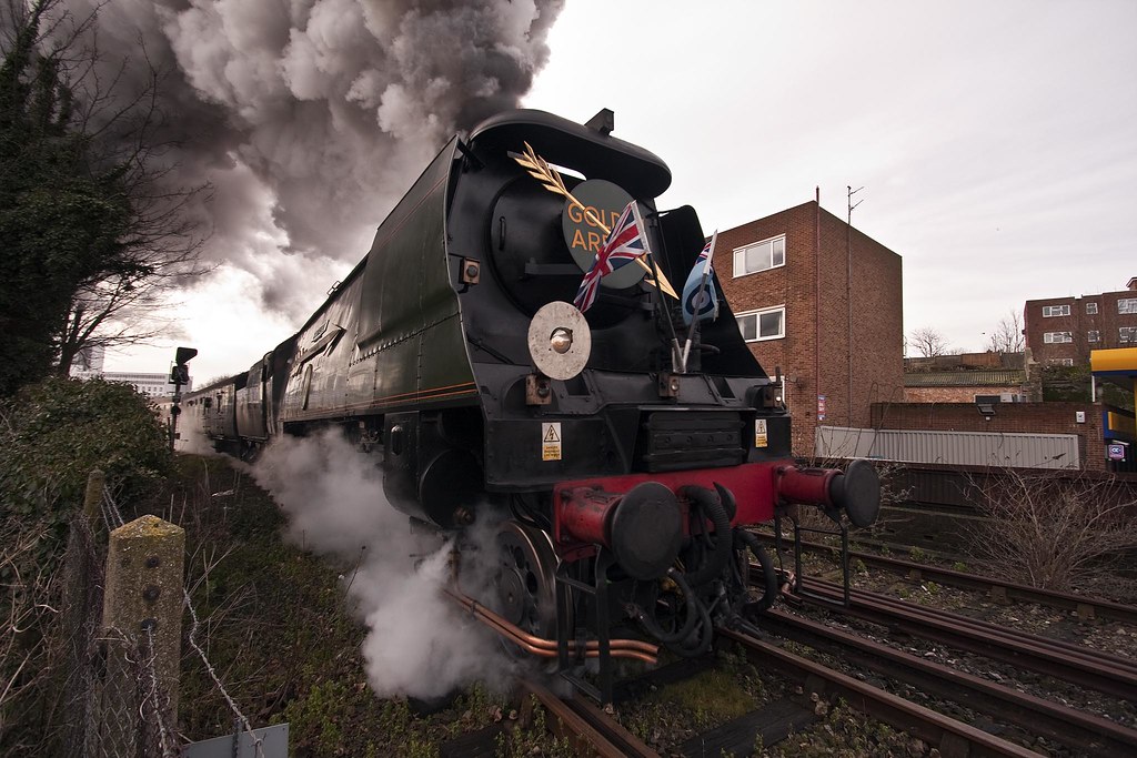 Tangmere (Golden Arrow) on the climb from Folkestone Harbour (24 January 2009) by Smudge 9000