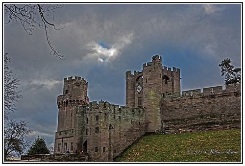 england castle history medieval barbican soldiers warwick warwickshire williamtheconqueror gatehouse riveravon sirfulkegreville