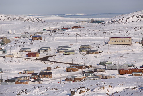 snow canada ice town community village arctic inuit neige nunavut glace arctique baffinisland capedorset communauté baiedhudson kinngait qikirtaani
