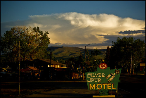 blue sky cloud mountains west tree green landscape spring downtown afternoon view may vip wyoming winds aaa smalltown jol wy lande windrivers otw silverspurmotel zip82520