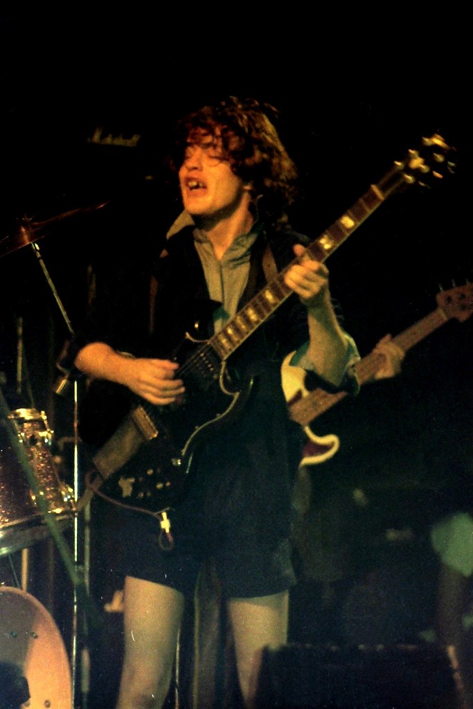 Per Specifically Variety 1976 - AC/DC - Angus Young, lg | Klaus Hiltscher | Flickr
