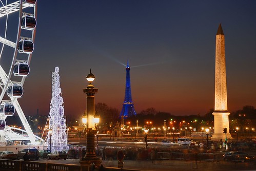 Paris - Eiffel Tower at Christmas time by GlobeTrotter 2000