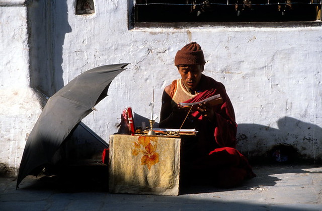 19890300 Nepal Kathmandu Bodnath People
