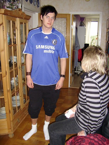 Rickard fick en Chelseatröja i 21-årspresent av Daniel 24 feb 2008