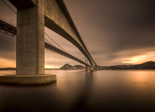 ocean longexposure morning bridge roof light sunset red sea sky orange brown house black color green beach nature water yellow norway architecture clouds landscape island golden norge spring bravo rocks skandinavien norwegen wideangle explore shore april noruega scandinavia peninsula 2009 soe kristiansand noorwegen noreg sigma1020mm skandinavia addictedtoflickr vestagder nd1000 mywinners nd30 platinumphoto varoddbrua canoneos40d theunforgettablepictures platinumheartaward nd1000x rubyphotographer naturaldensityfilter micarttttworldphotographyawards micartttt mortenprom addictedtohighquality topdalsfjorden michaelchee