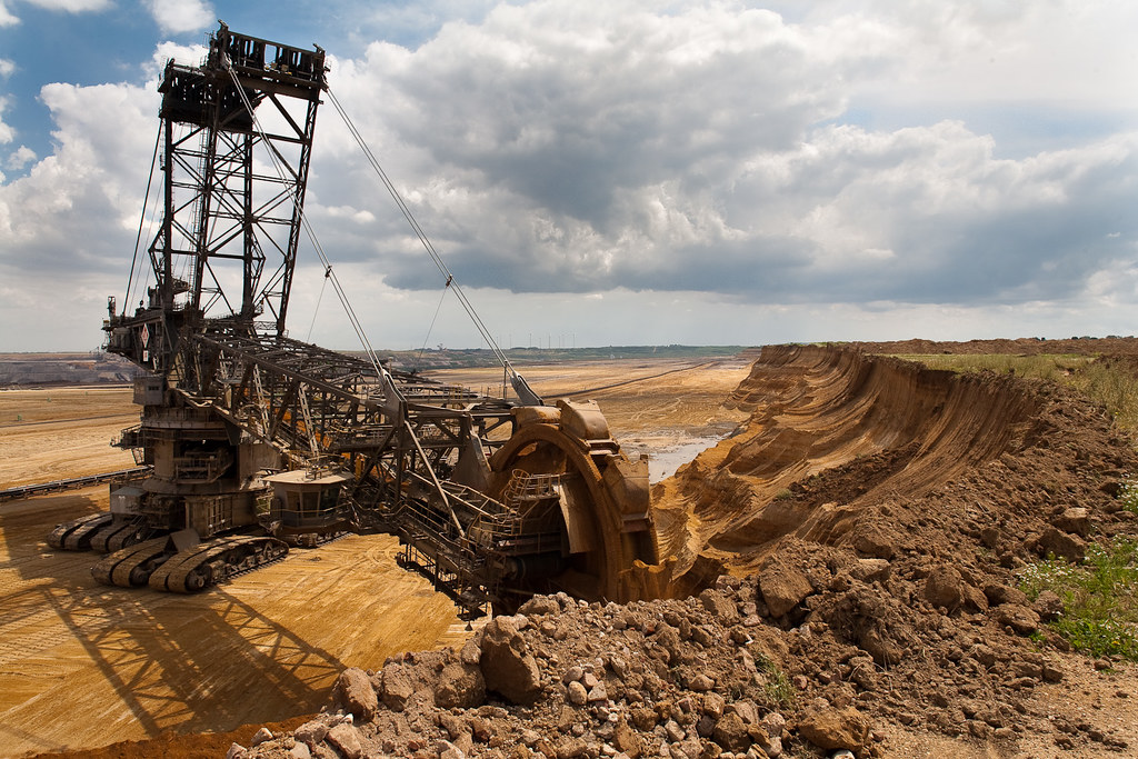 Giant Bucket-wheel excavator | this is a monster : en.wikipe… | Flickr