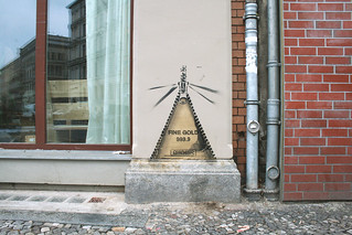 Street art Berlin ("Battle of..." Gold) | by epoxy _