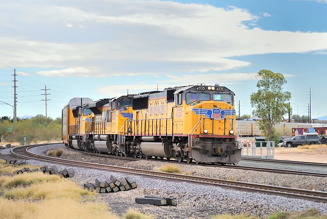 Union Pacific SD-70M locomotive 4335 leads a westbound freight train into Tucson, Arizona, yard, December 22, 2008