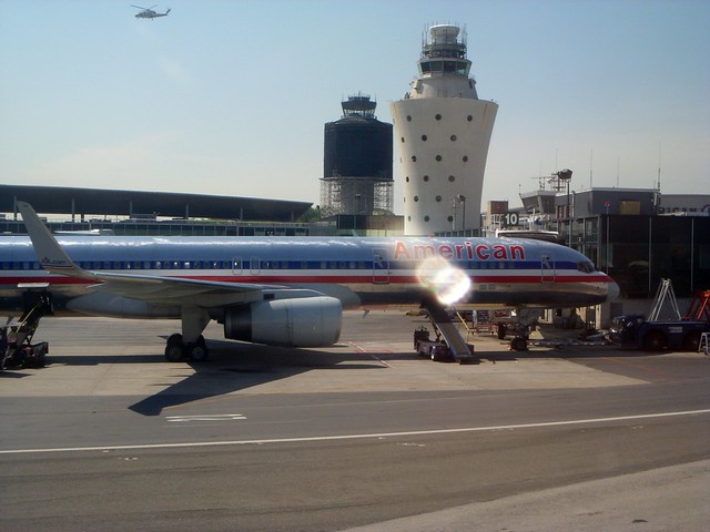 KLGA American Airlines Boeing 757-223 N623AA