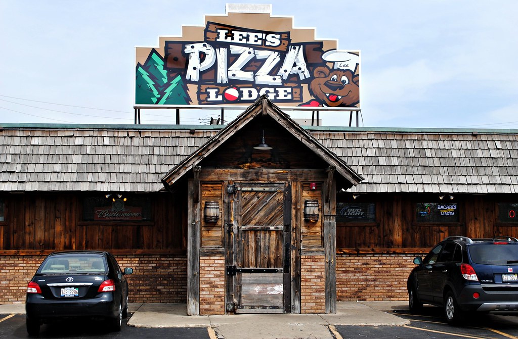 Lee's Pizza Lodge - Carpentersville, Illinois, Cragin Spring