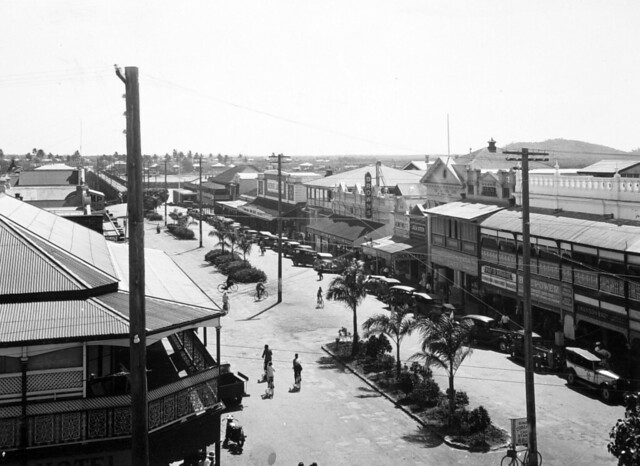 Sydney Street, Mackay looking towards Pioneer Bridge, c 1936