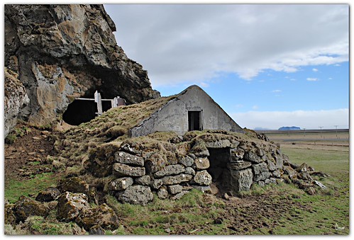 Rútshellir in Iceland | by omarvalure