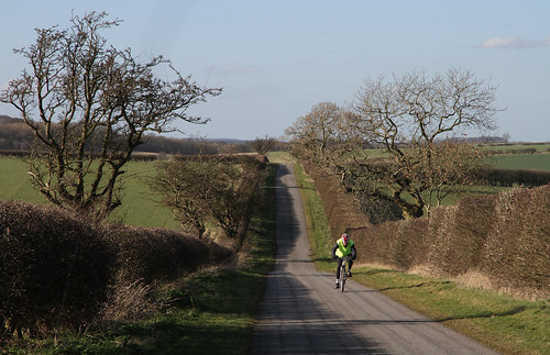 road uk england canon landscape countryside spring cyclist lincolnshire wolds