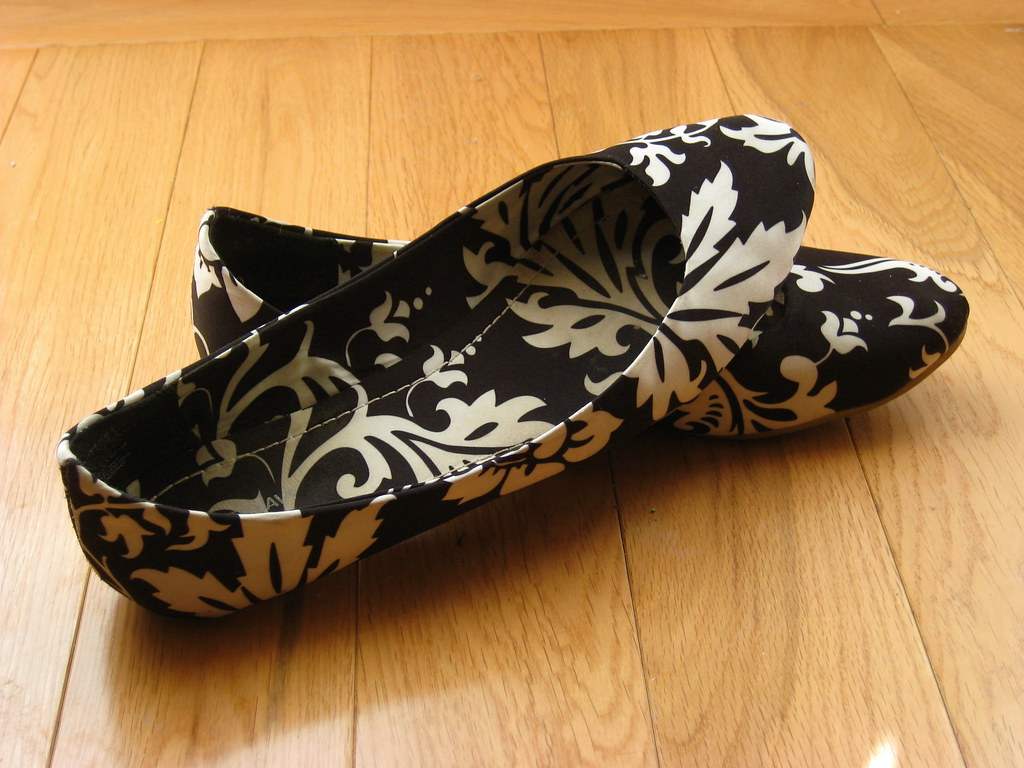 Detail - shoes | Black and white flats - Old Navy | academichic | Flickr