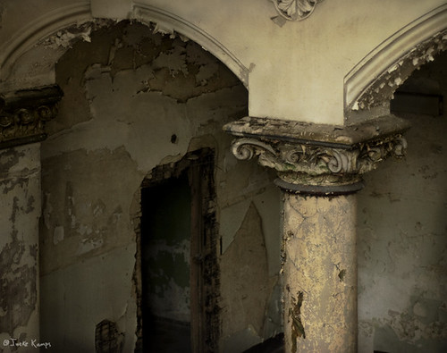 Faded decadence by moggierocket
