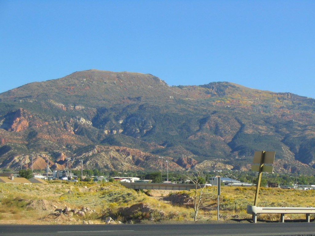 Autumn panoramic mountain views in Cedar City, Utah