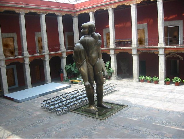 José Luis Cueva Museum: La Giganta, Mexico City