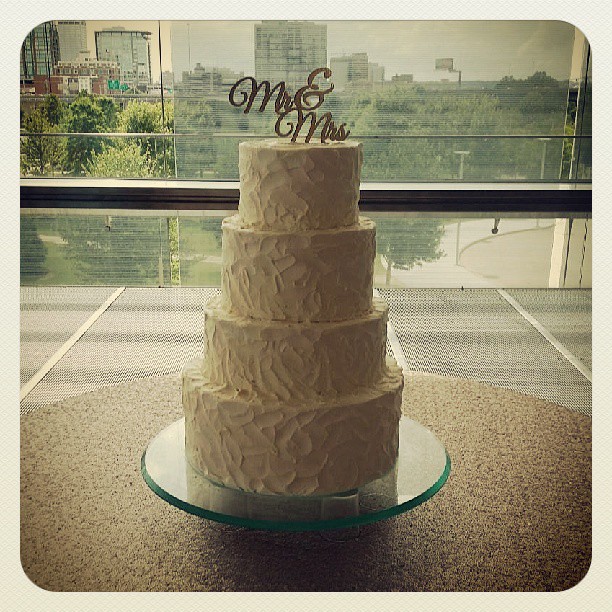 Beautiful texture on this wedding cake we delivered last week to the Clinton Library!