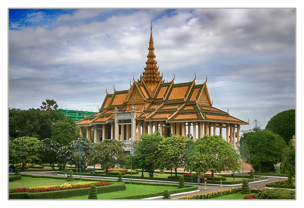 Phnom Penh K - great pavilon or Moon Hall inside the Royal Palace complex 03