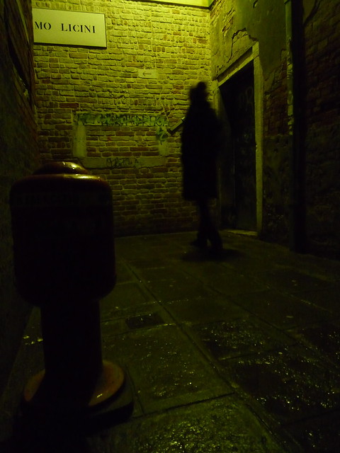 Elle in the dark