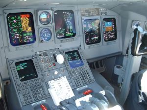 bombardier-crj200-cockpit