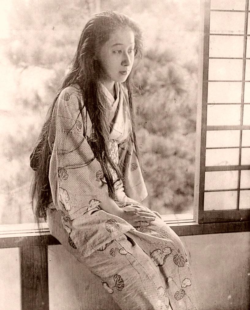 Bijin with her hair down 1940s