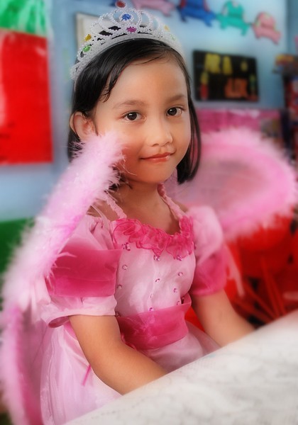 beautiful maahiraa , in her sixth birthday