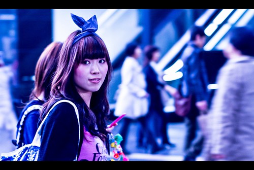 Walking Japanese Bunny girl by zilverbat.