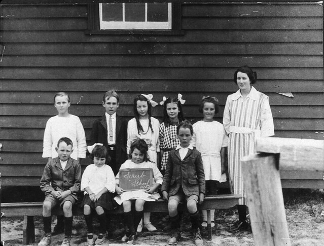 Scrub School - Tenterfield area, NSW, 1923 / Billy Butter's Studio, Tenterfield
