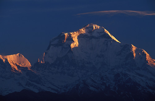 nepal mountain snow montagne sunrise trekking trek giant landscape spring haze glacier ridge crete mountaineering neige himalaya paysage range printemps geant brume chaine alpinisme leverdesoleil massif dhaulagiri kaligandaki hymalayisme