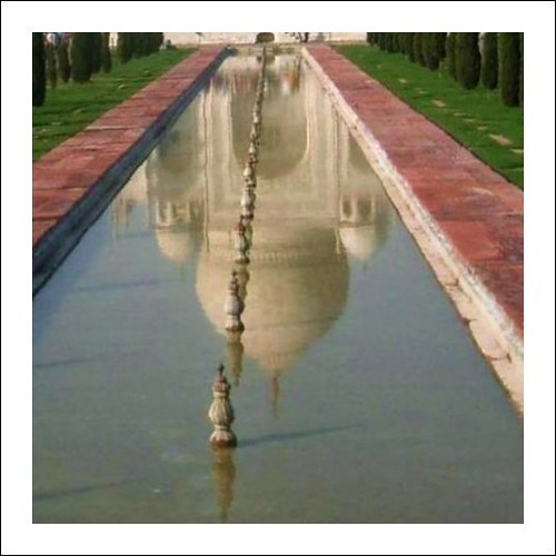 the Taj reflecting in the pond in front