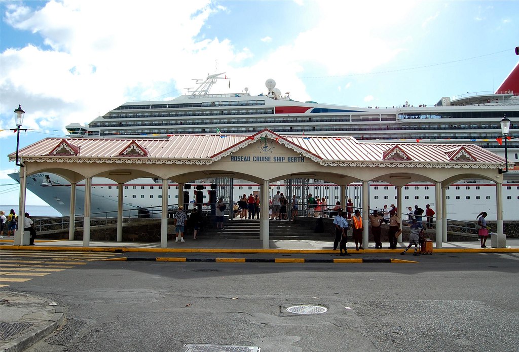 roseau cruise ship berth
