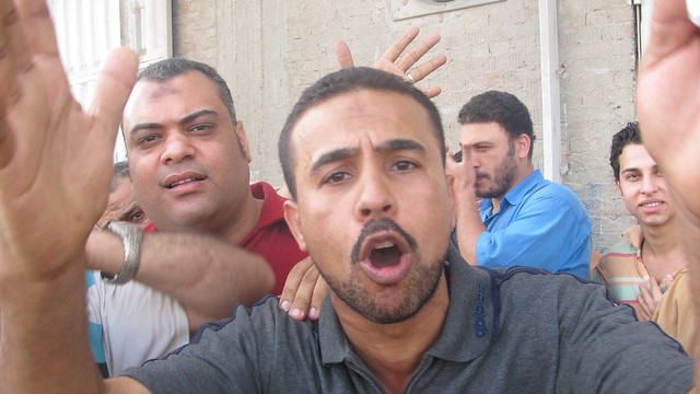 اعتصام عمال مصنع ابوالسباع فى المحلة