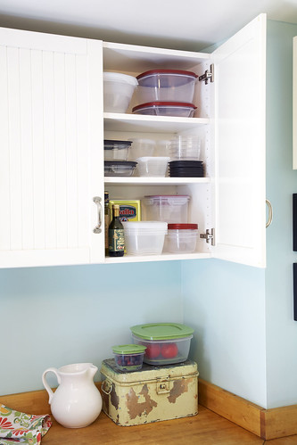 Kitchen Cabinets | Rubbermaid Easy Find Lids food storage sy… | Flickr
