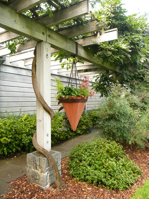 trellis with planter