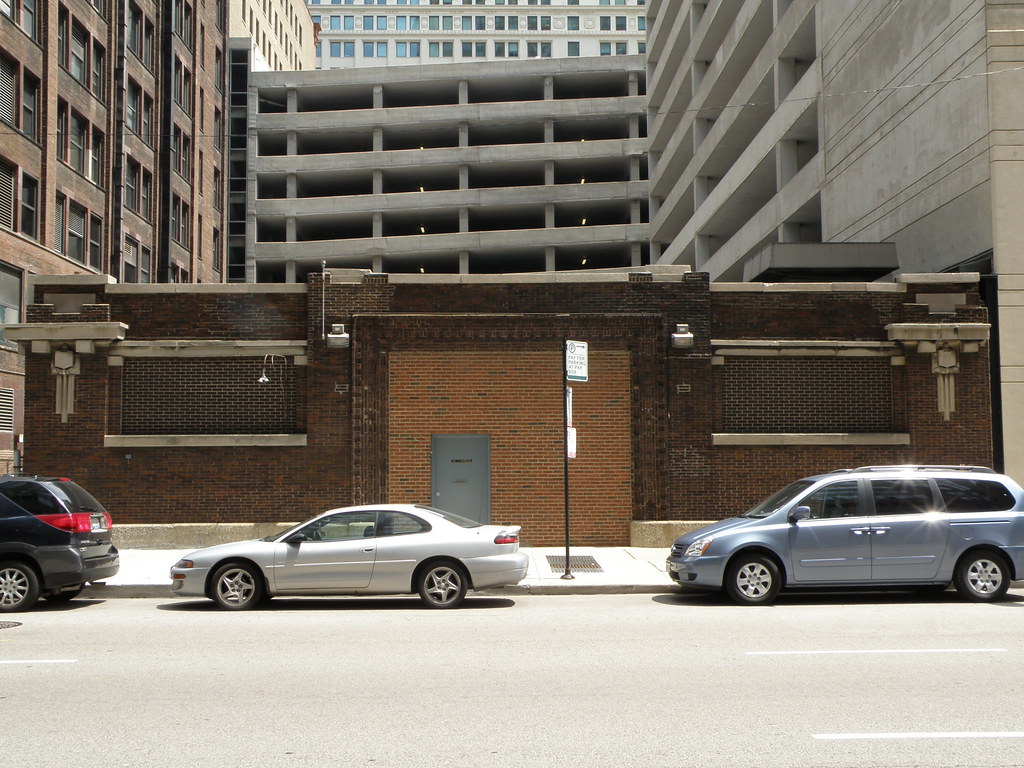 The Met's Yard | This unmarked building used to be part of t… | Flickr