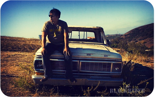 summer selfportrait ford sunrise vintage rebel cool boots bluesky pickuptruck retro hills jeans indie indierock 365 blackrebelmotorcycleclub brmc oldtruck bushes coolness rayban prarie psychedlic coldwind shaggyhair vintageshirt abandonedtruck project365 inspiredbymusic 365days roundcorners schrubs burnededges sittingonthehood