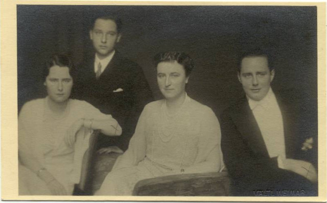 Großherzogin Feodora von Sachsen-Weimar Eisenach mit Kindern