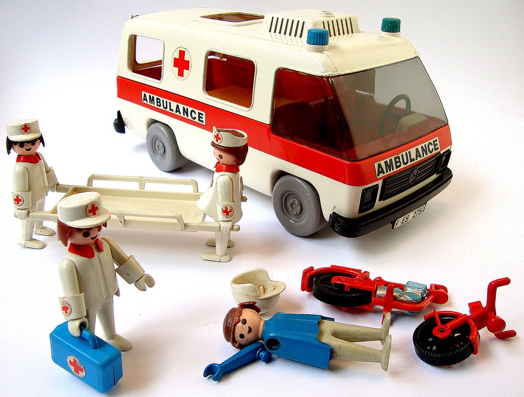 Ambulance - Playmobil, wagner_arts
