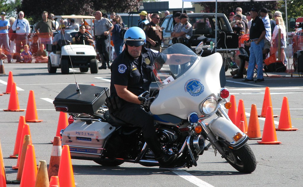 2009 MAPMRC -- 161 | USCP motorcop navigating the cone cours… | Flickr