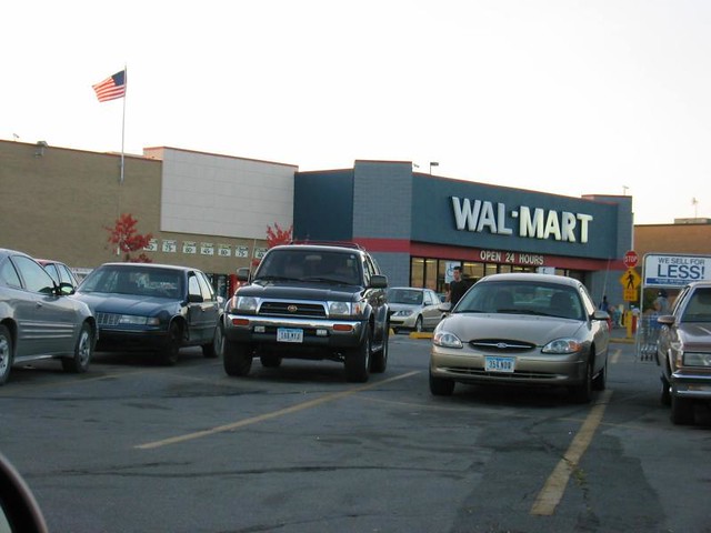 Wal-Mart - North Grand - Ames, Iowa - Former Look (1985-2006)