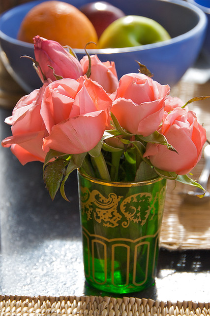 Pink roses in a Moroccan mint tea glass | Breakfast with flo… | Flickr