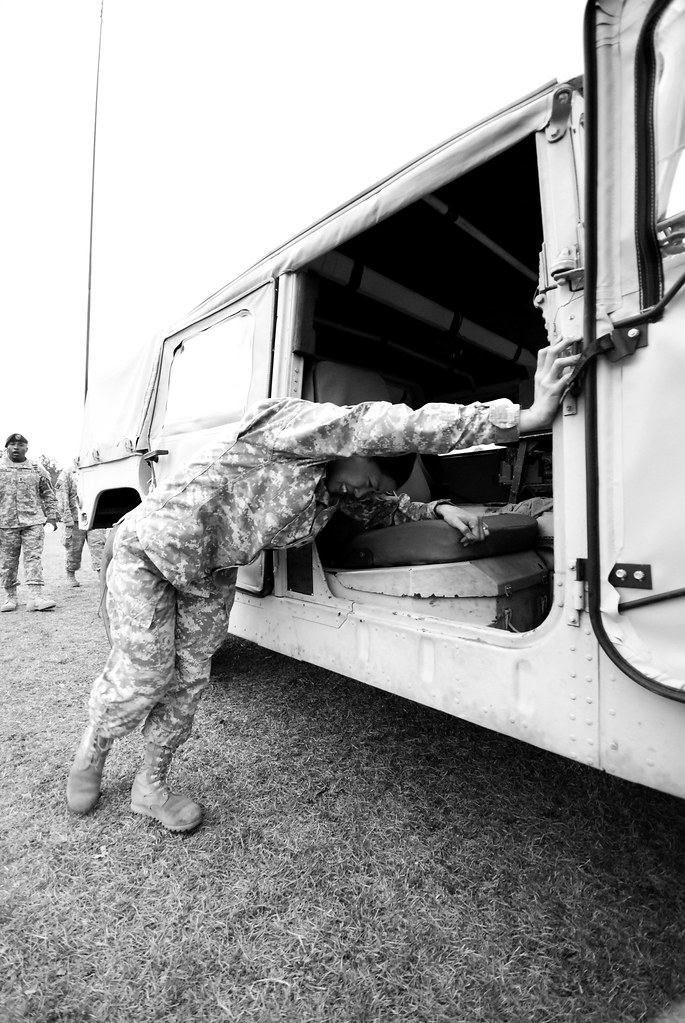 Humvee Push HMWWV Push II | An 82nd Sustainment Brigade non-commissioned… | Flickr